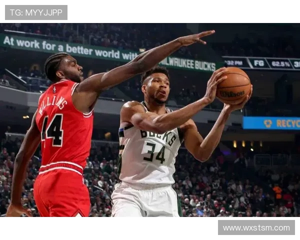 雄鹿终结四连败 字母哥27分带队胜爵士